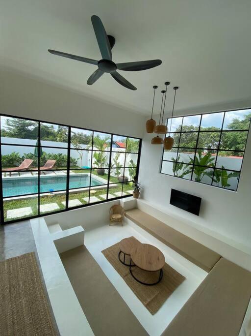 Allure Villa Cempaka Private Pool กวนตัน ภายนอก รูปภาพ
